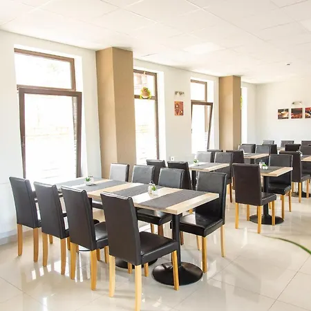 Hotel William's 3*